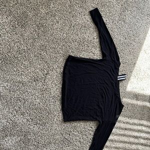 Cabi women’s sweatshirt black color. Medium size